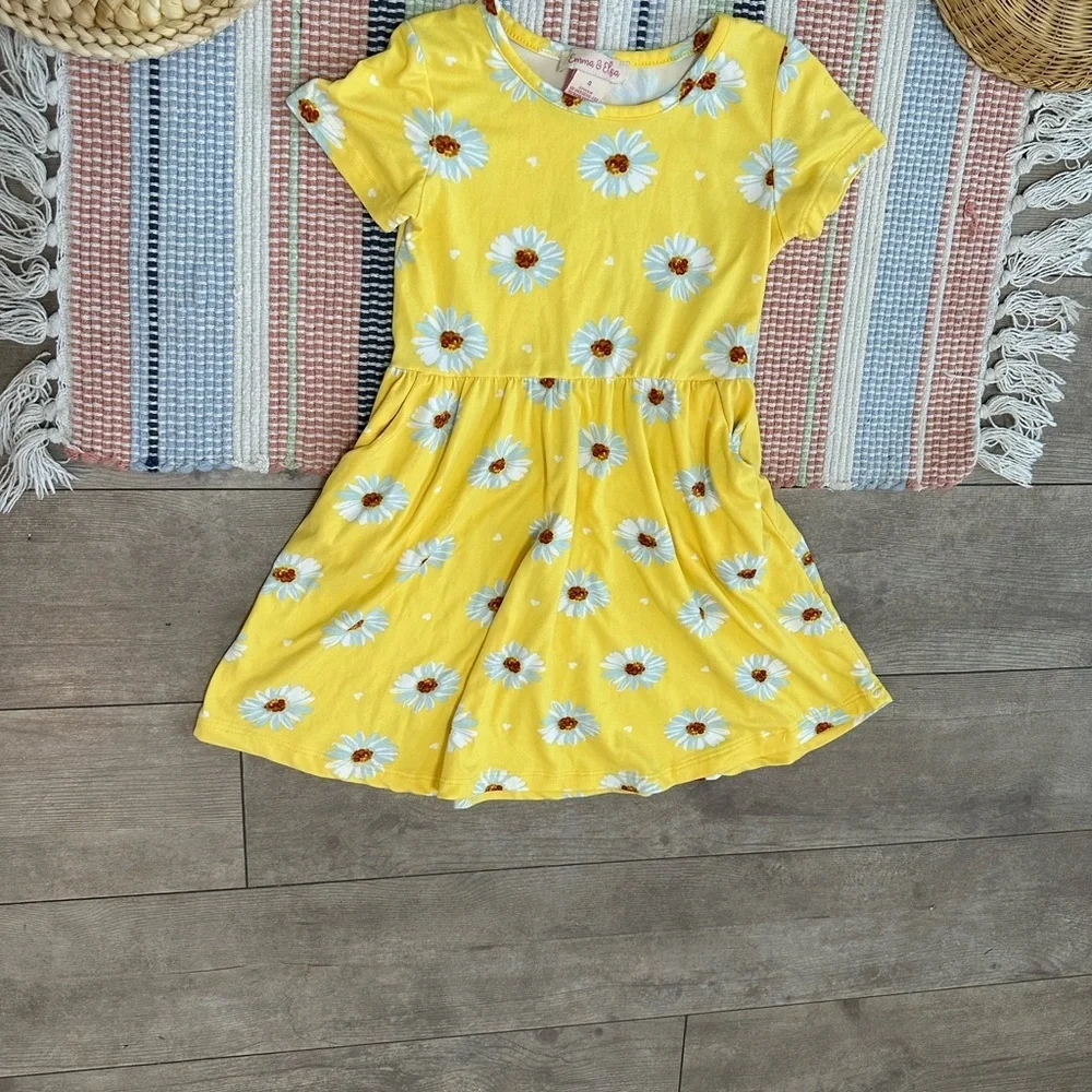 Emma & Elsa Girl’s Yellow Floral Buttery Soft Cozy Dress with Pockets Size 4